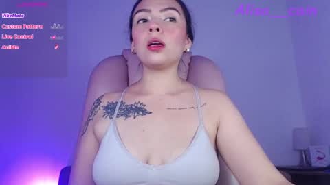 Snapshot of alisa__cain chatting on 10/18/25, 06:16 Alejandra online show from 10/18/25, 06:16
