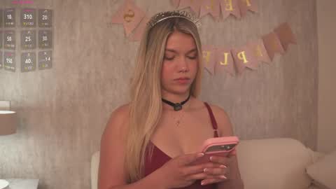 Snapshot of alisa_roldan chatting on 05/23/26, 11:47 online show from 05/23/26, 11:47