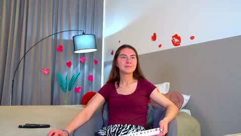 Snapshot of alisaalarie chatting on 05/20/26, 07:03 Alisa online show from 05/20/26, 07:03