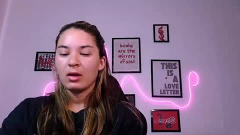 Snapshot of alisarossy chatting on 06/15/26, 03:42 Alisa online show from 06/15/26, 03:42
