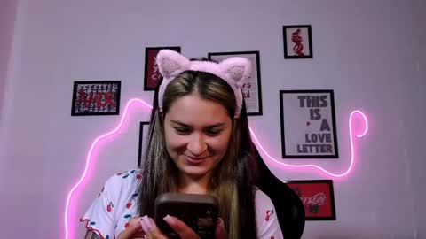 Snapshot of alisarossy chatting on 06/19/26, 02:21 Alisa online show from 06/19/26, 02:21