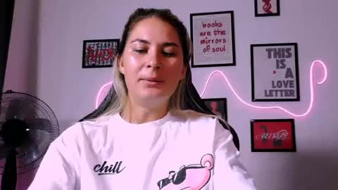 Snapshot of alisarossy chatting on 07/20/26, 01:02 Alisa online show from 07/20/26, 01:02