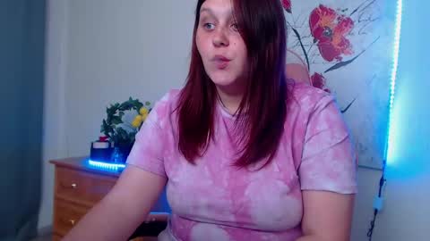 Snapshot of alisawoods_ chatting on 06/07/26, 12:53 Alisa online show from 06/07/26, 12:53