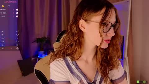 Snapshot of alisevine chatting on 02/04/25, 05:12 Alisa online show from 02/04/25, 05:12