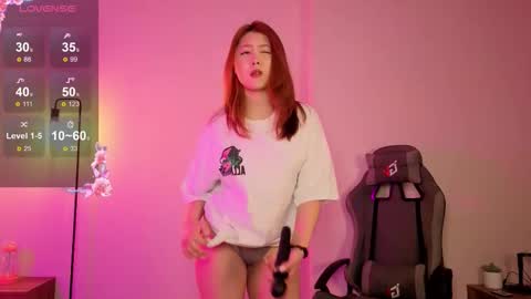 Snapshot of alisevine chatting on 02/04/26, 01:50 Alisa online show from 02/04/26, 01:50