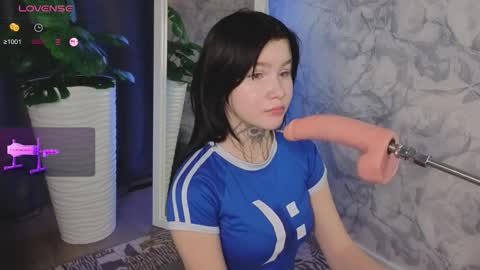 Snapshot of alisevine chatting on 02/11/26, 08:25 Alisa online show from 02/11/26, 08:25