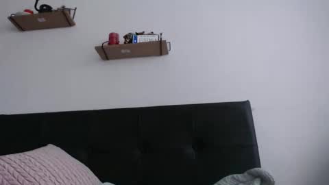 alisha_9997 online show from 12/22/25, 10:18