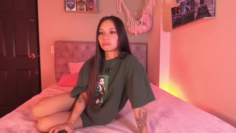 alisha_olsen_ online show from 04/23/26, 04:35