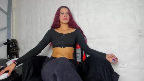 alishaevans_rs online show from 02/23/26, 04:26