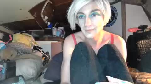 Snapshot of alishaluv chatting on 01/13/25, 11:08 Alisha online show from 01/13/25, 11:08
