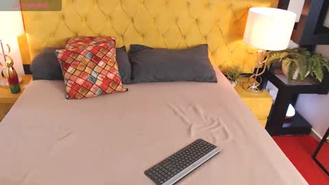 Luna online show from 11/18/25, 12:05