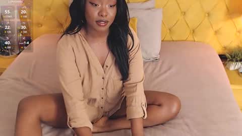 Luna online show from 03/10/26, 08:14