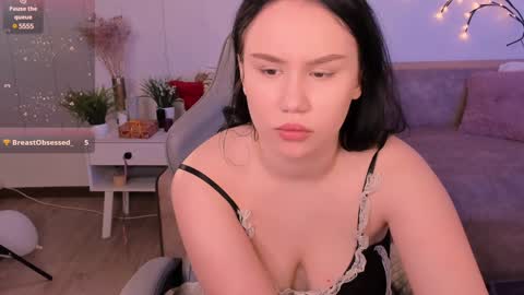 Snapshot of alisia_mars chatting on 01/15/25, 07:15 Alisia online show from 01/15/25, 07:15