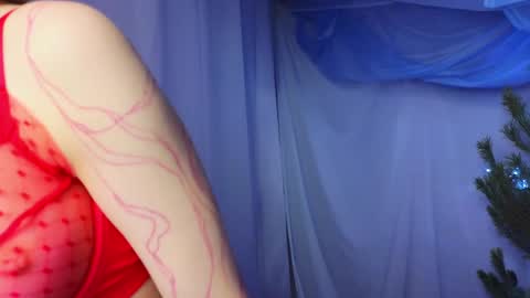 Alisia online show from 12/24/24, 10:33