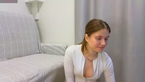 Snapshot of alisia_spinnet chatting on 07/02/26, 05:08 Alisia online show from 07/02/26, 05:08