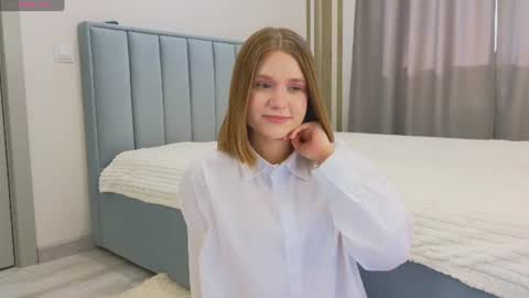 Snapshot of alisia_spinnet chatting on 07/28/26, 02:35 Alisia online show from 07/28/26, 02:35