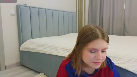 Snapshot of alisia_spinnet chatting on 07/30/26, 10:47 Alisia online show from 07/30/26, 10:47