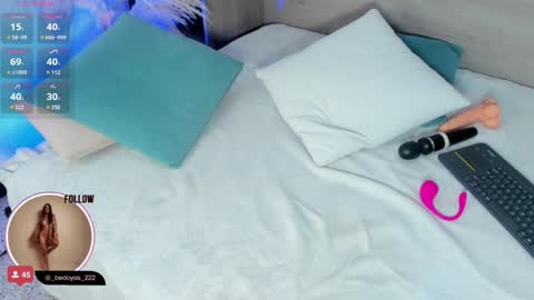 Snapshot of alison222_ chatting on 02/05/25, 01:47 A L I S O N online show from 02/05/25, 01:47