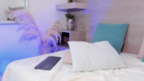 Snapshot of alison222_ chatting on 02/06/25, 10:43 A L I S O N online show from 02/06/25, 10:43