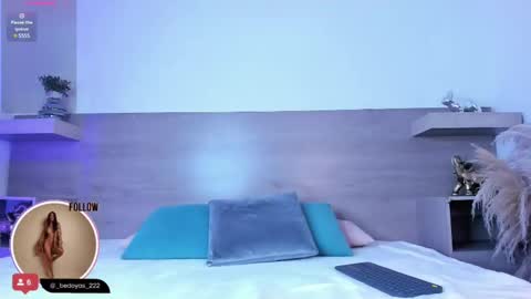 Snapshot of alison222_ chatting on 03/06/25, 08:05 A L I S O N online show from 03/06/25, 08:05