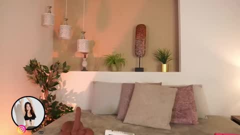 Snapshot of alison222_ chatting on 09/10/25, 07:58 A L I S O N online show from 09/10/25, 07:58