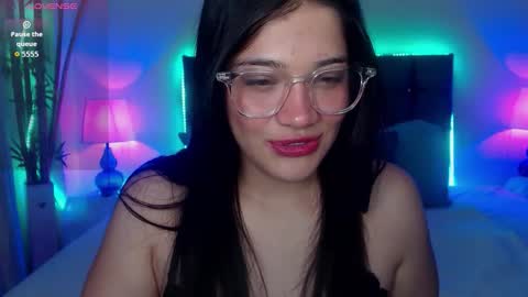 Snapshot of alison_girl22 chatting on 12/19/25, 10:06 Alison online show from 12/19/25, 10:06