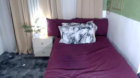 Snapshot of alisonaims chatting on 02/09/25, 08:54 hotty online show from 02/09/25, 08:54