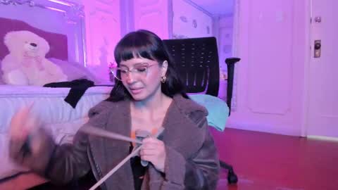 Alison Fishert online show from 02/28/25, 11:47