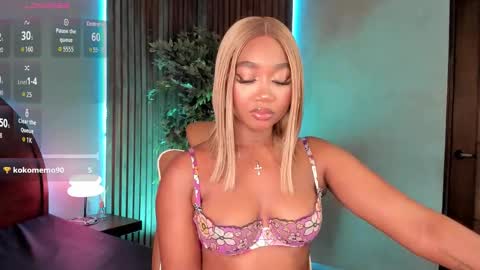 Alison Moon  online show from 11/22/25, 01:59