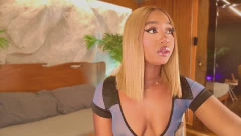 Alison Moon  online show from 04/04/26, 10:07