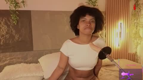 Mia online show from 11/19/25, 02:50