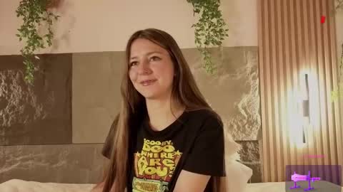 Mia online show from 11/23/25, 03:34