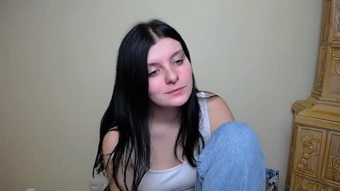 Snapshot of alissaflower_ chatting on 01/02/25, 10:48 Alissa online show from 01/02/25, 10:48