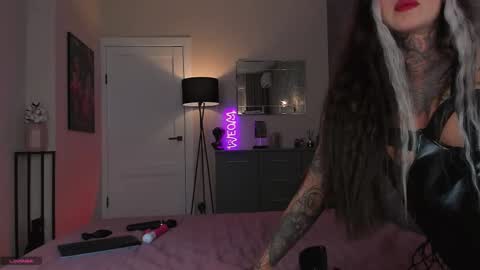 Help me Reach K FollowerslPut your finger up  online show from 02/02/26, 01:04