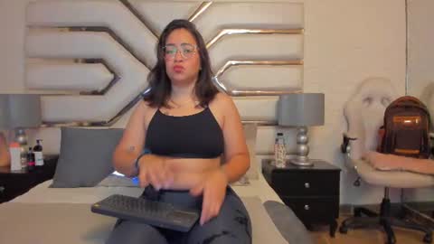 Snapshot of alissbluumm chatting on 06/13/26, 11:41 alissbluumm online show from 06/13/26, 11:41