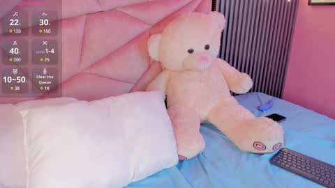 Snapshot of alisse_miller chatting on 12/21/24, 08:18 Alisse Miller online show from 12/21/24, 08:18