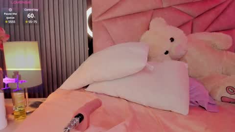 Snapshot of alisse_miller chatting on 01/21/25, 03:26 Alisse Miller online show from 01/21/25, 03:26