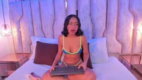 Snapshot of alisse_myers chatting on 05/01/26, 03:11 alisse_myers online show from 05/01/26, 03:11