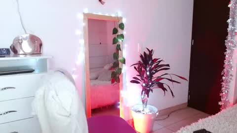 alissesallie_ online show from 12/10/24, 02:05