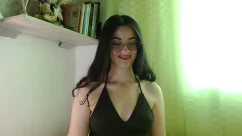 Snapshot of alisson_071989 chatting on 07/28/26, 06:20 Ali online show from 07/28/26, 06:20