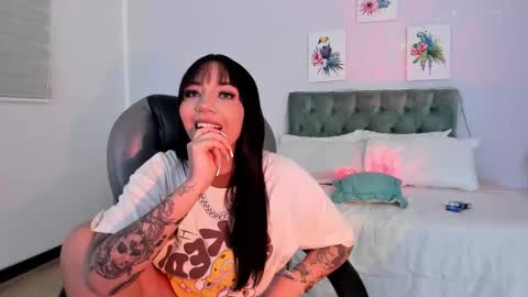 alisson__cortez online show from 10/26/25, 05:13