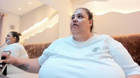 Snapshot of alisson_am chatting on 05/14/26, 11:39 Alisson online show from 05/14/26, 11:39
