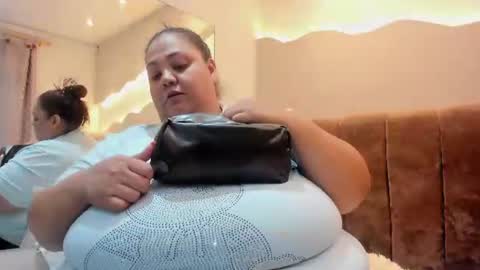 Snapshot of alisson_am chatting on 06/25/26, 11:26 Alisson online show from 06/25/26, 11:26