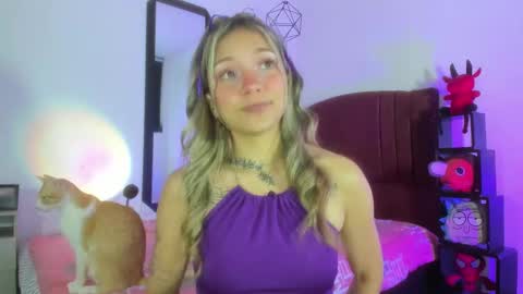 Alisson IG alisson zafiro27 online show from 12/18/24, 09:14