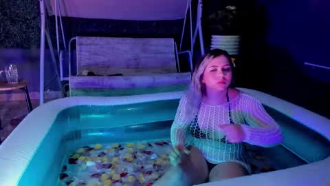 Alisson Joness online show from 10/11/25, 12:15