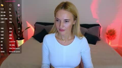 alisssarose online show from 10/22/25, 08:41