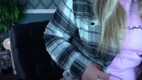 alissyagrayy online show from 04/21/26, 05:58