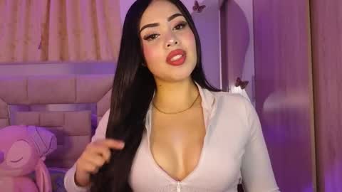 Snapshot of alitaanisee chatting on 09/23/25, 01:52 Anisee online show from 09/23/25, 01:52