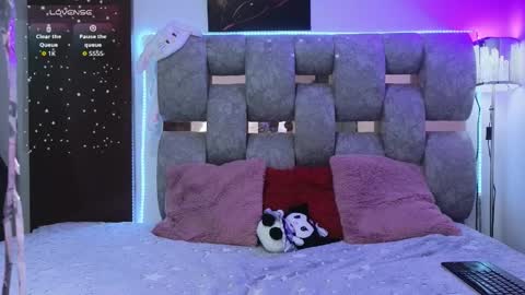 alix_kitty_ online show from 03/28/26, 10:20