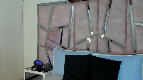 alix online show from 10/26/25, 10:15